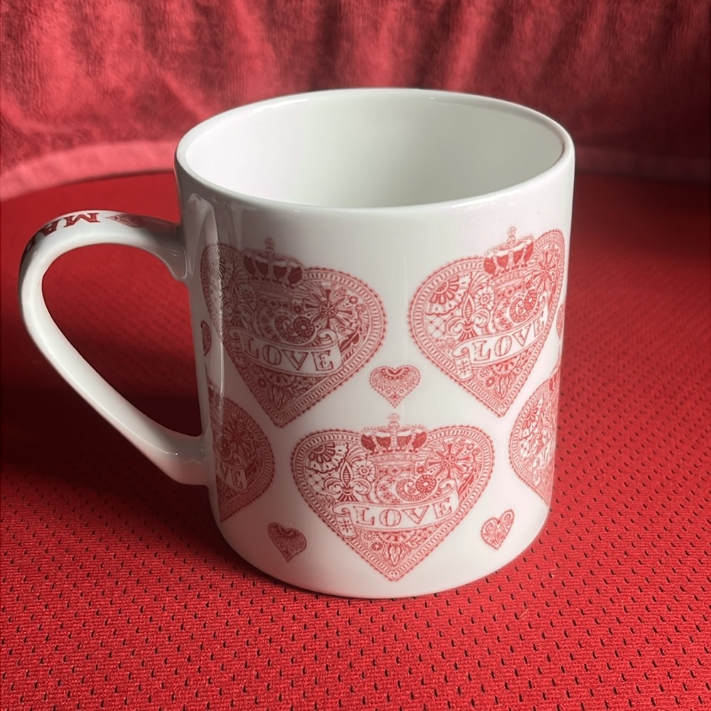 Queens Made with Love Red White Heart & Crown Pattern